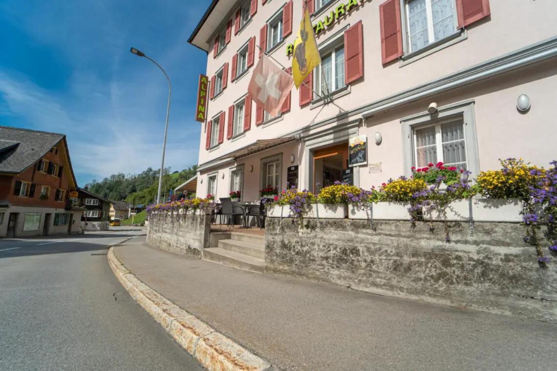 Hotel Alpina Unterschächen 외부 사진